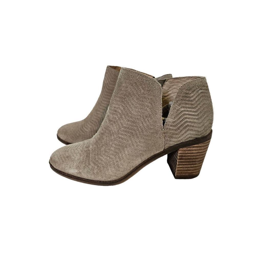 Lucky Brand tan suede booties. Size 7.